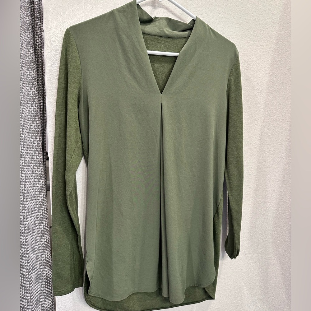 Lucy green athletic blouse